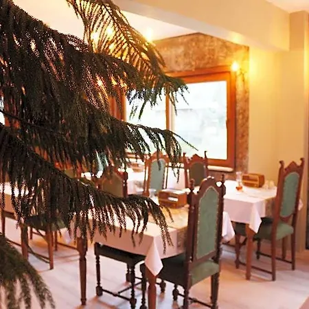 Hotel Karamazov Antik